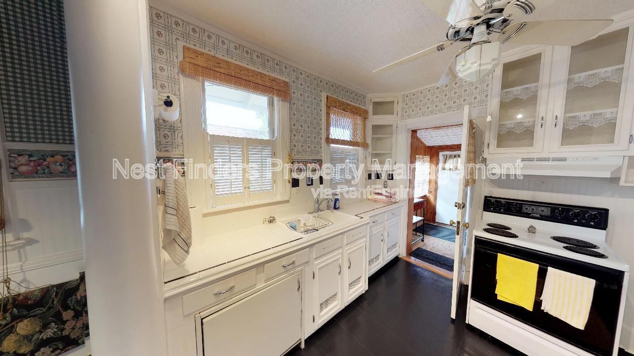 Charming Riverside Upstairs Unit Just Steps from Five Points! property image
