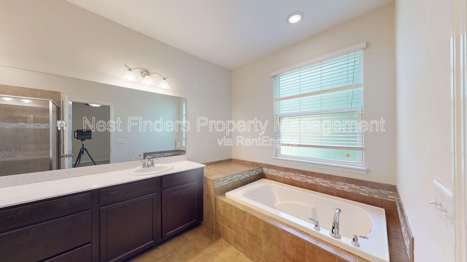 Beautiful 3 bedroom, 2 bathroom home for rent! property image