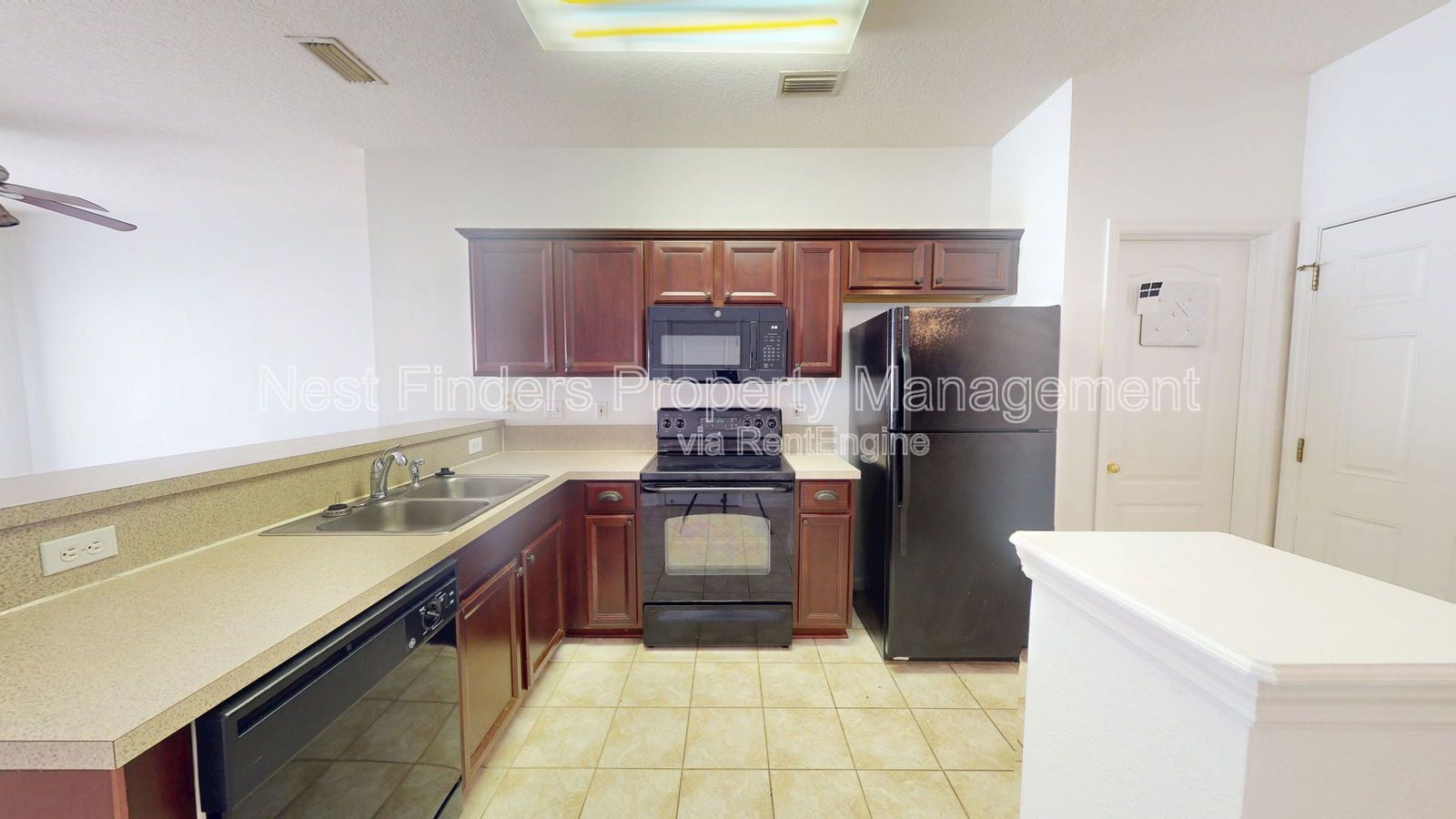 Charming 2 bedroom, 2.5 bathroom townhome for rent in Biscayne Bay. property image