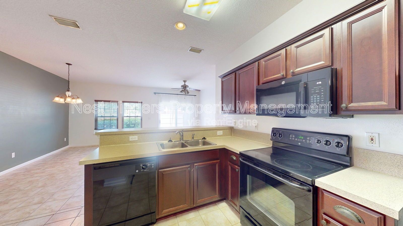 Charming 2 bedroom, 2.5 bathroom townhome for rent in Biscayne Bay. property image