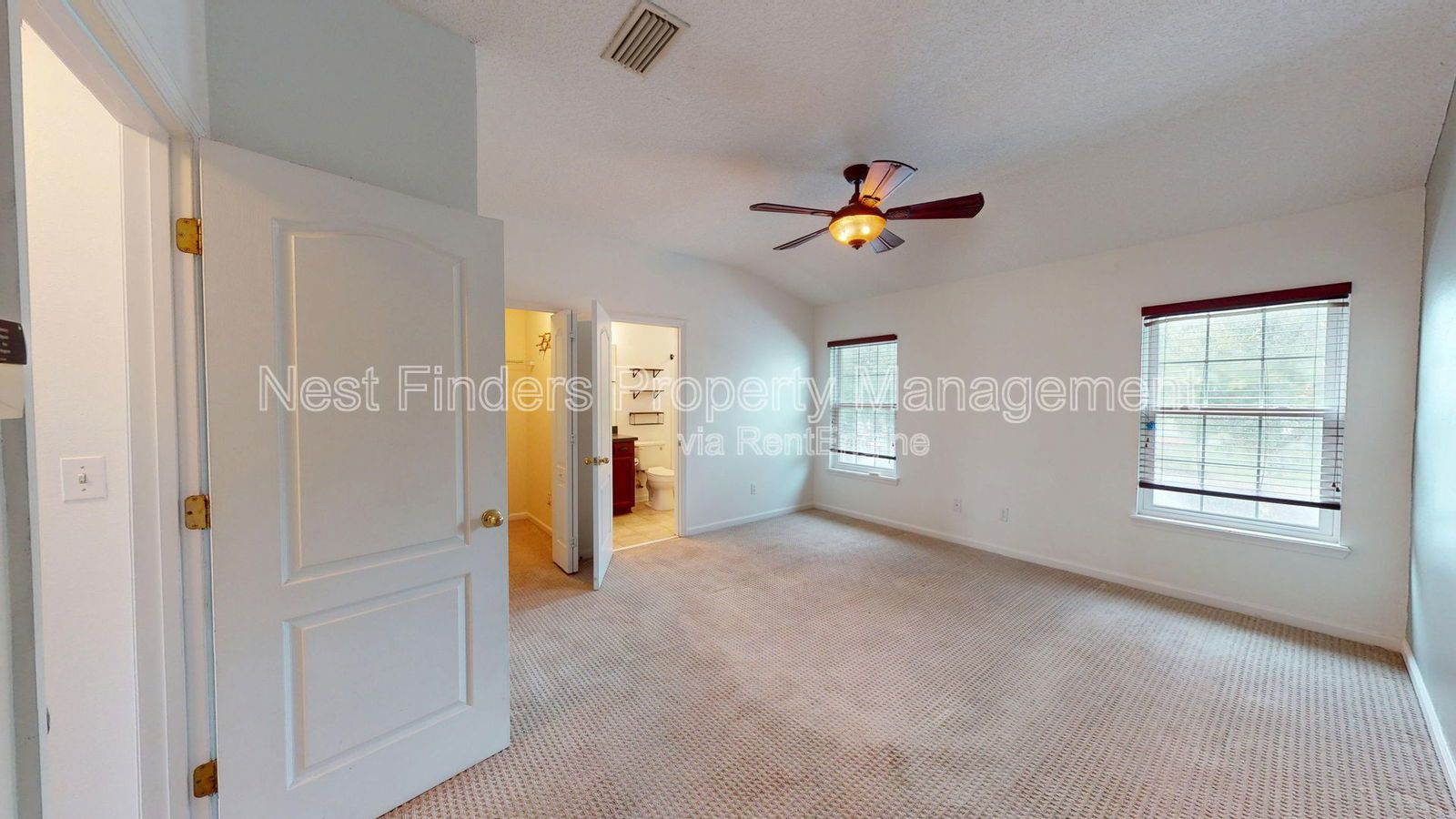 Charming 2 bedroom, 2.5 bathroom townhome for rent in Biscayne Bay. property image