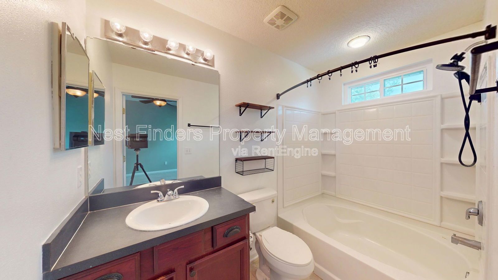 Charming 2 bedroom, 2.5 bathroom townhome for rent in Biscayne Bay. property image