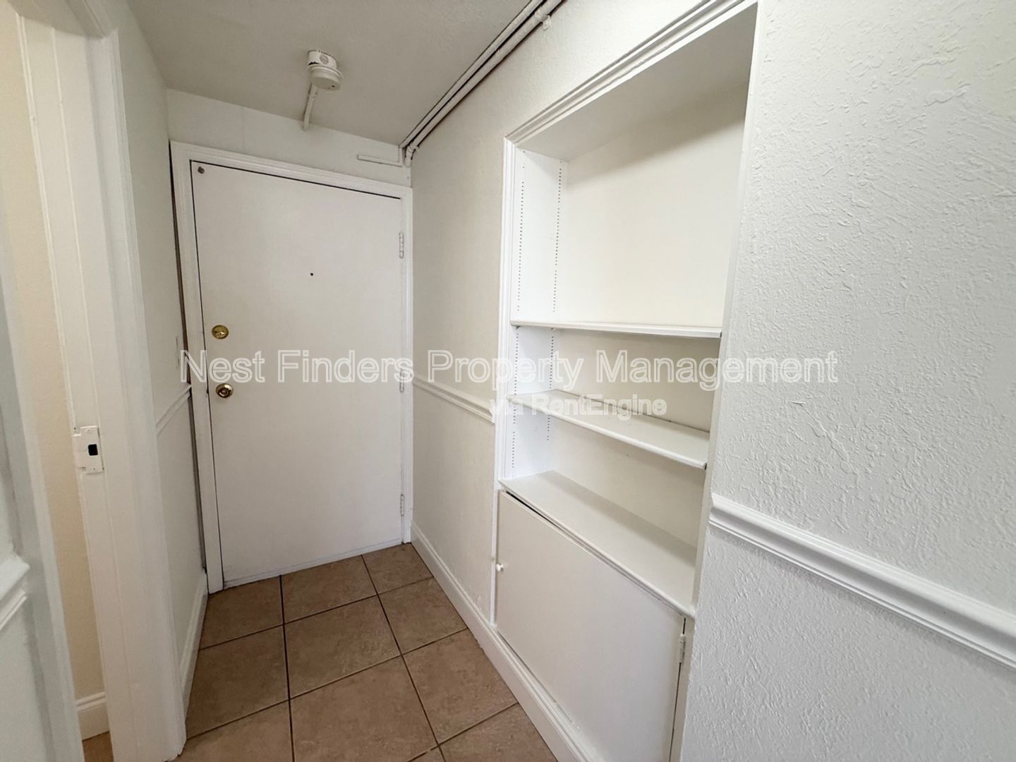 Discover urban living at its finest with this spacious studio apartment in the heart of downtown Jacksonville! property image