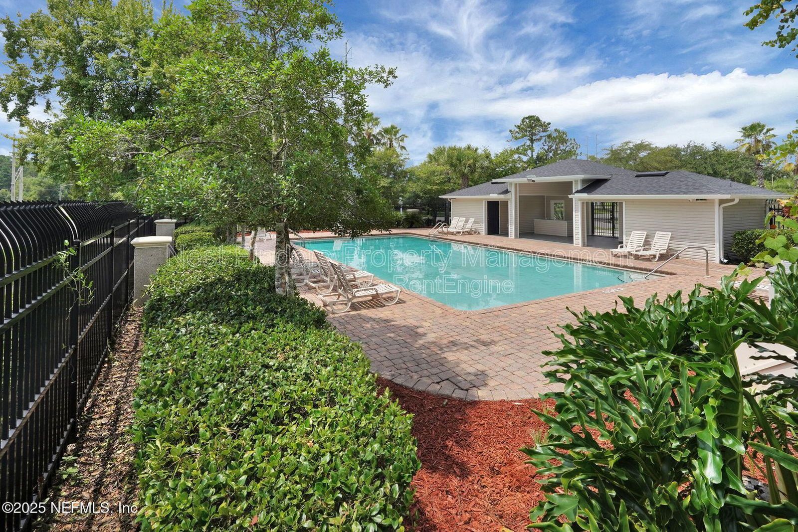 Charming 2 bedroom, 2.5 bathroom townhome for rent in Biscayne Bay. property image