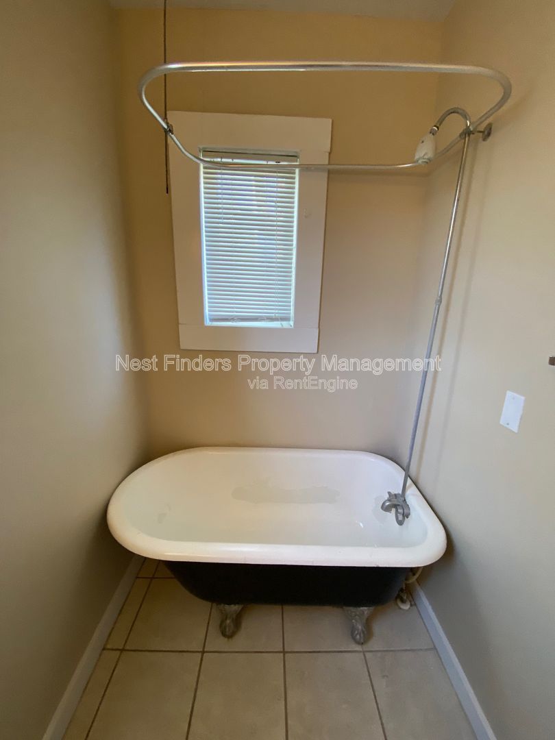 Nice 2 bedroom, 1 bathroom unit for rent in Riverside! property image