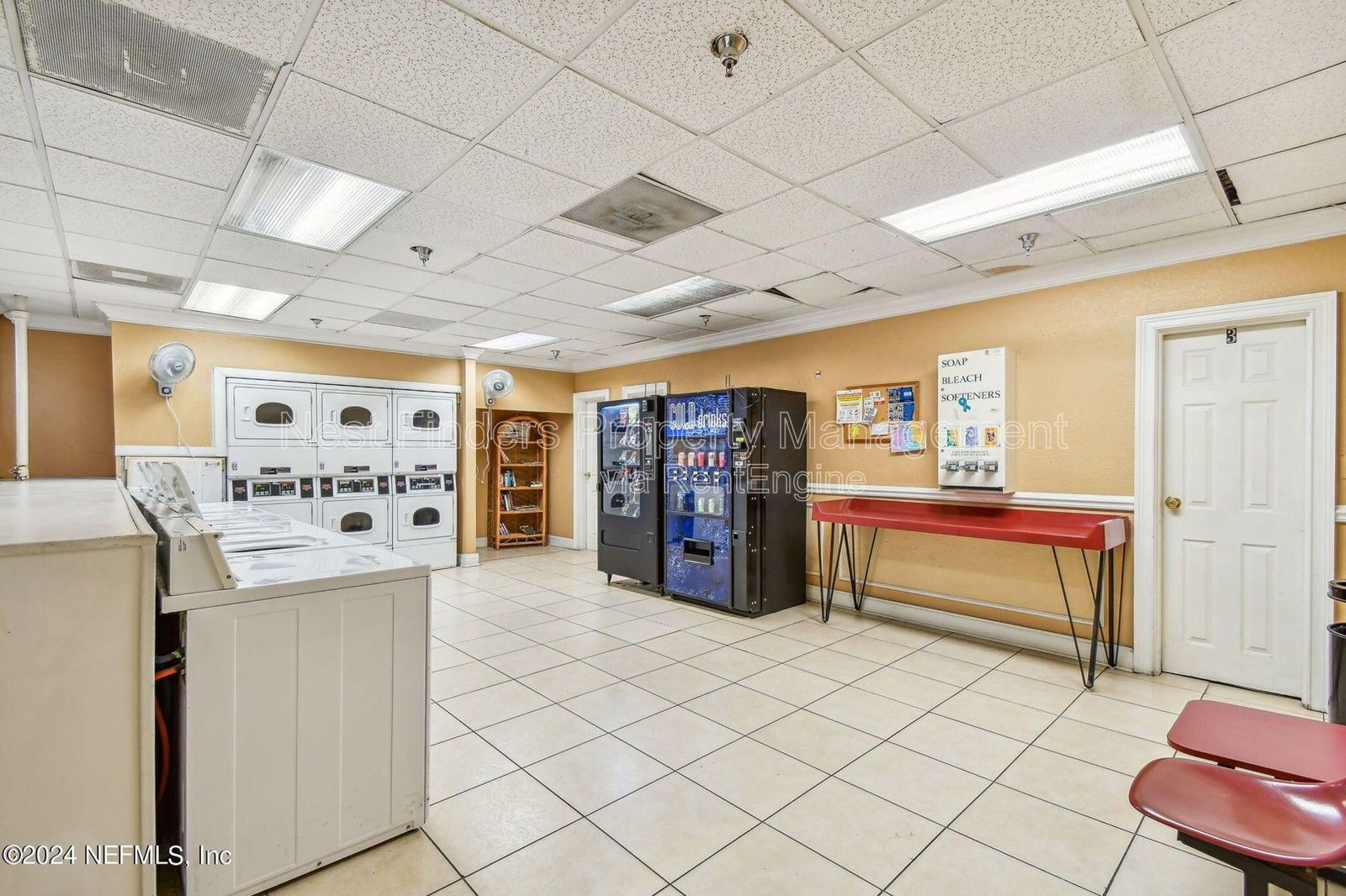 Discover urban living at its finest with this spacious studio apartment in the heart of downtown Jacksonville! property image