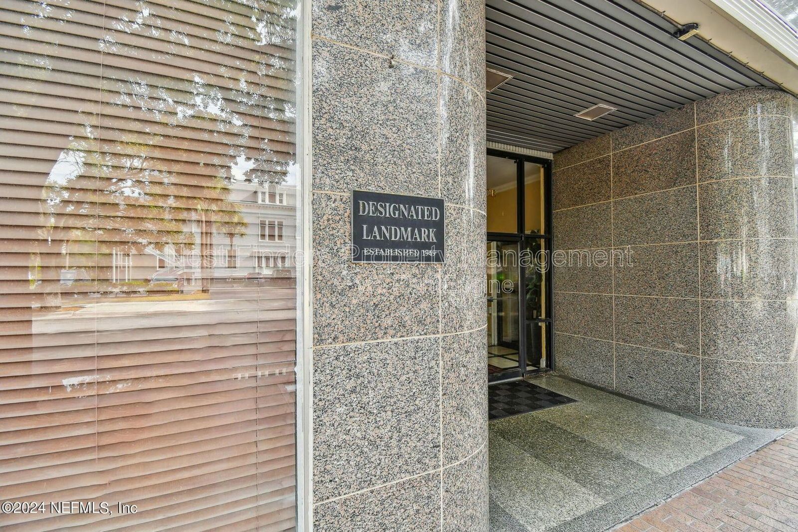 Discover urban living at its finest with this spacious studio apartment in the heart of downtown Jacksonville! property image