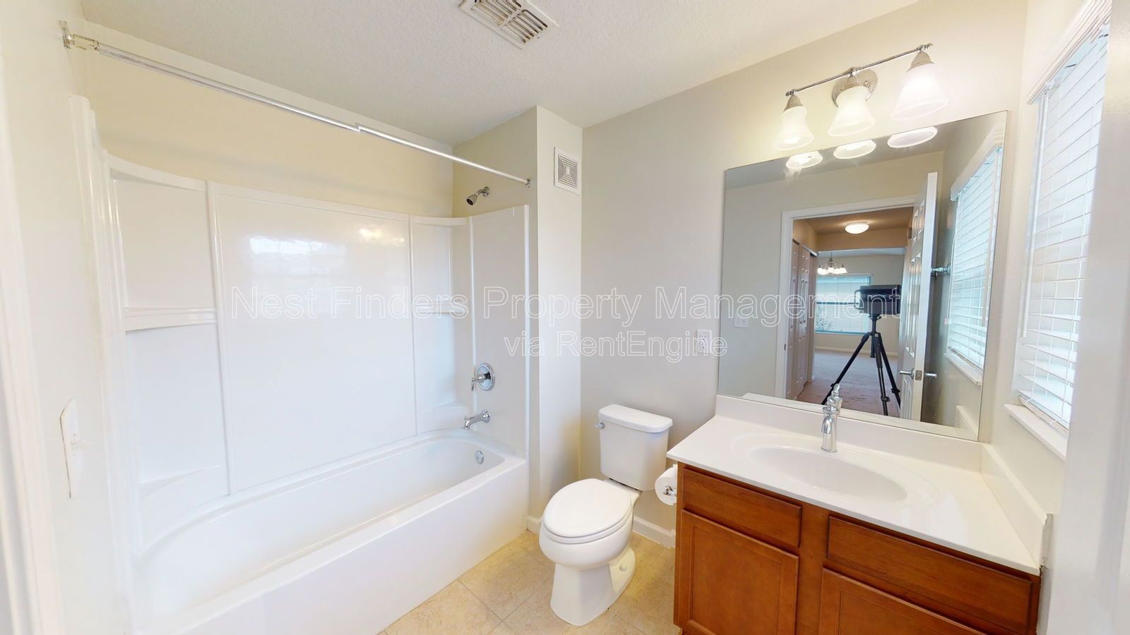 Spacious 2 bedroom plus den, 2 bathroom condo for rent in Twinleaf at Bartram Park! property image