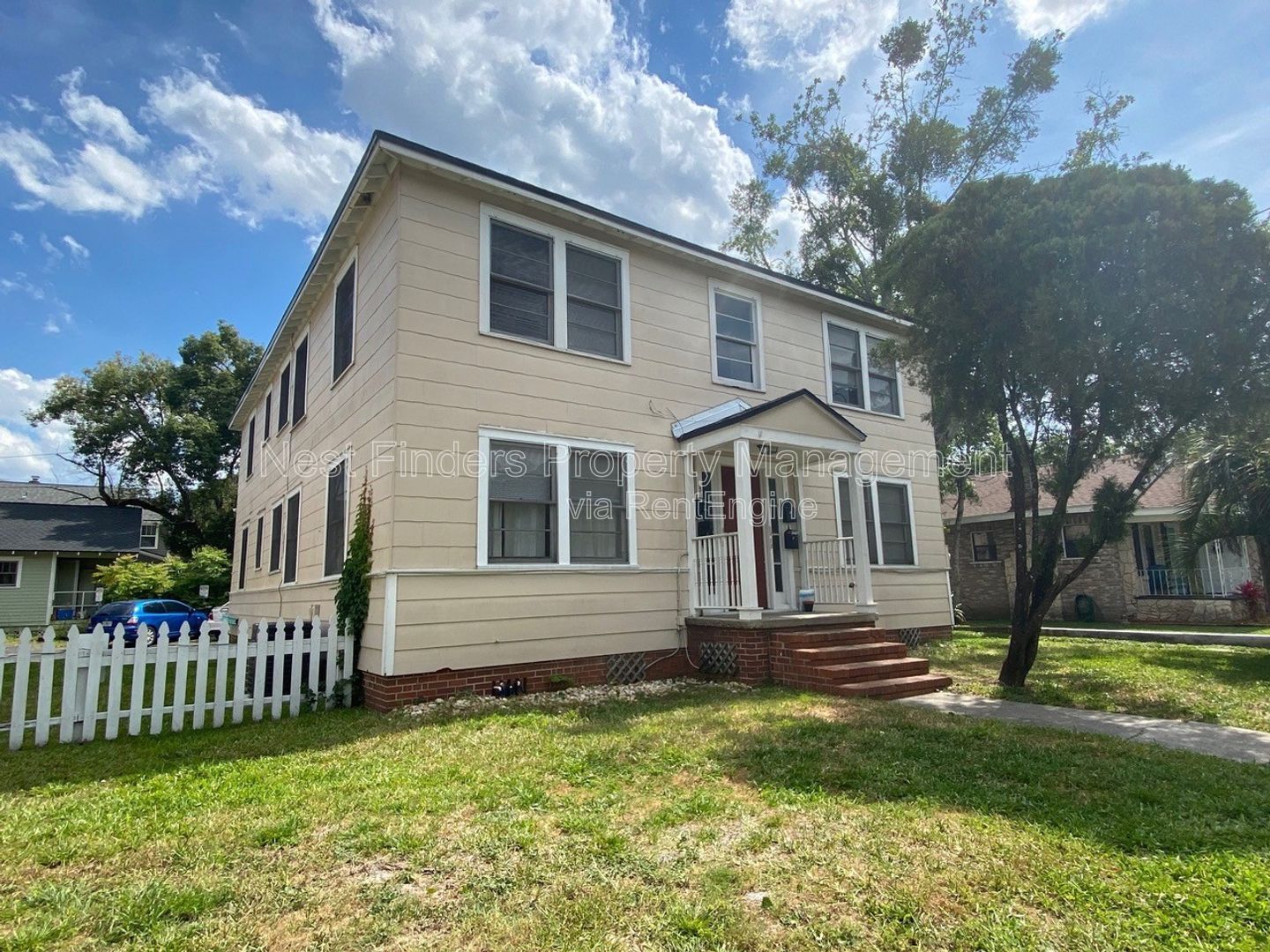 Charming 1 bedroom, 1 bathroom duplex in the historic area of Riverside! property image