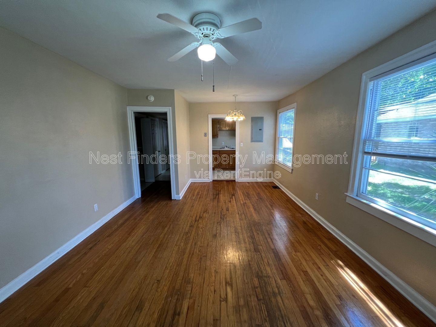 Charming 1 bedroom, 1 bathroom duplex in the historic area of Riverside! property image