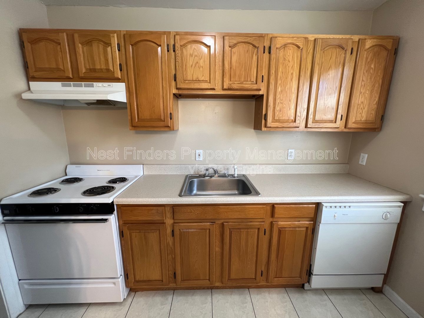 Charming 1 bedroom, 1 bathroom duplex in the historic area of Riverside! property image