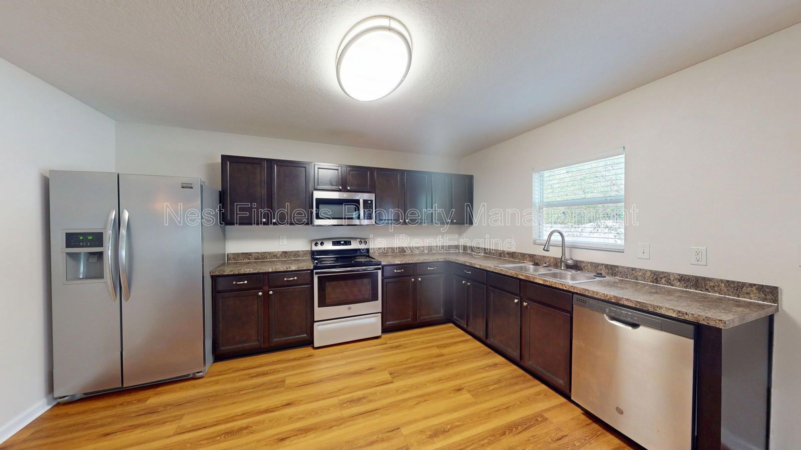 Spacious 4-Bedroom Home in Magnolia Glen! property image