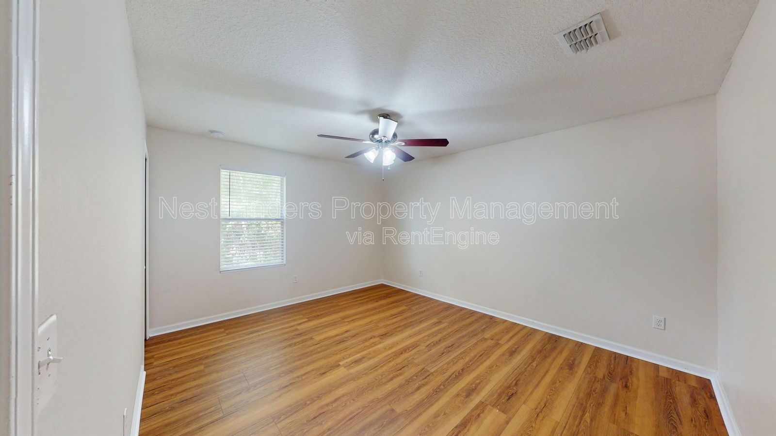 Spacious 4-Bedroom Home in Magnolia Glen! property image