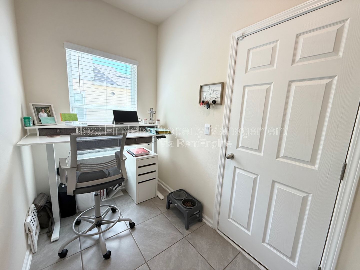 Gorgeous End-Unit Townhome in Waterford Lakes at SilverLeaf! property image