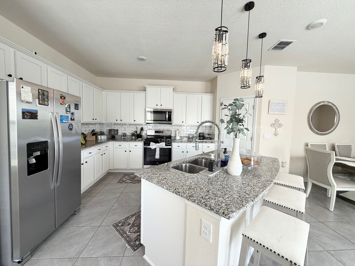 Gorgeous End-Unit Townhome in Waterford Lakes at SilverLeaf! property image