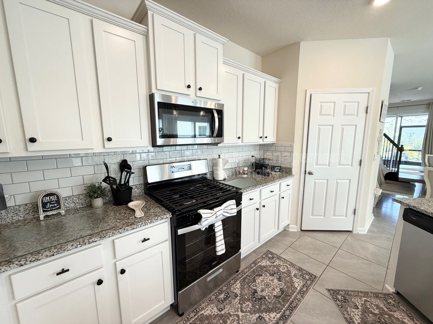 Gorgeous End-Unit Townhome in Waterford Lakes at SilverLeaf! property image