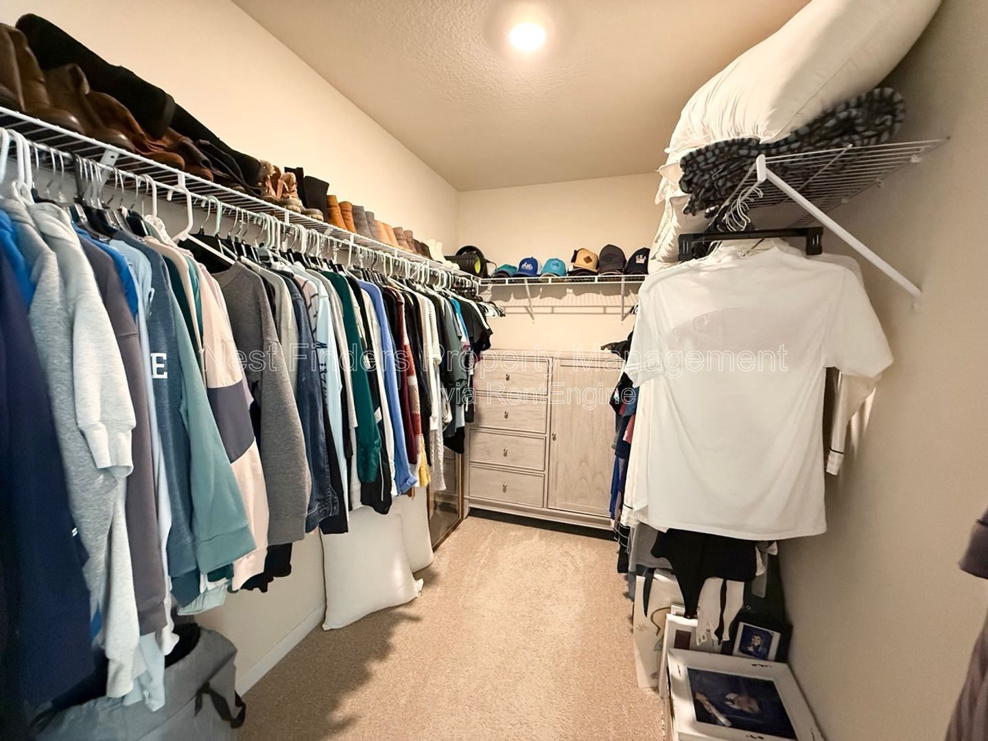 Gorgeous End-Unit Townhome in Waterford Lakes at SilverLeaf! property image