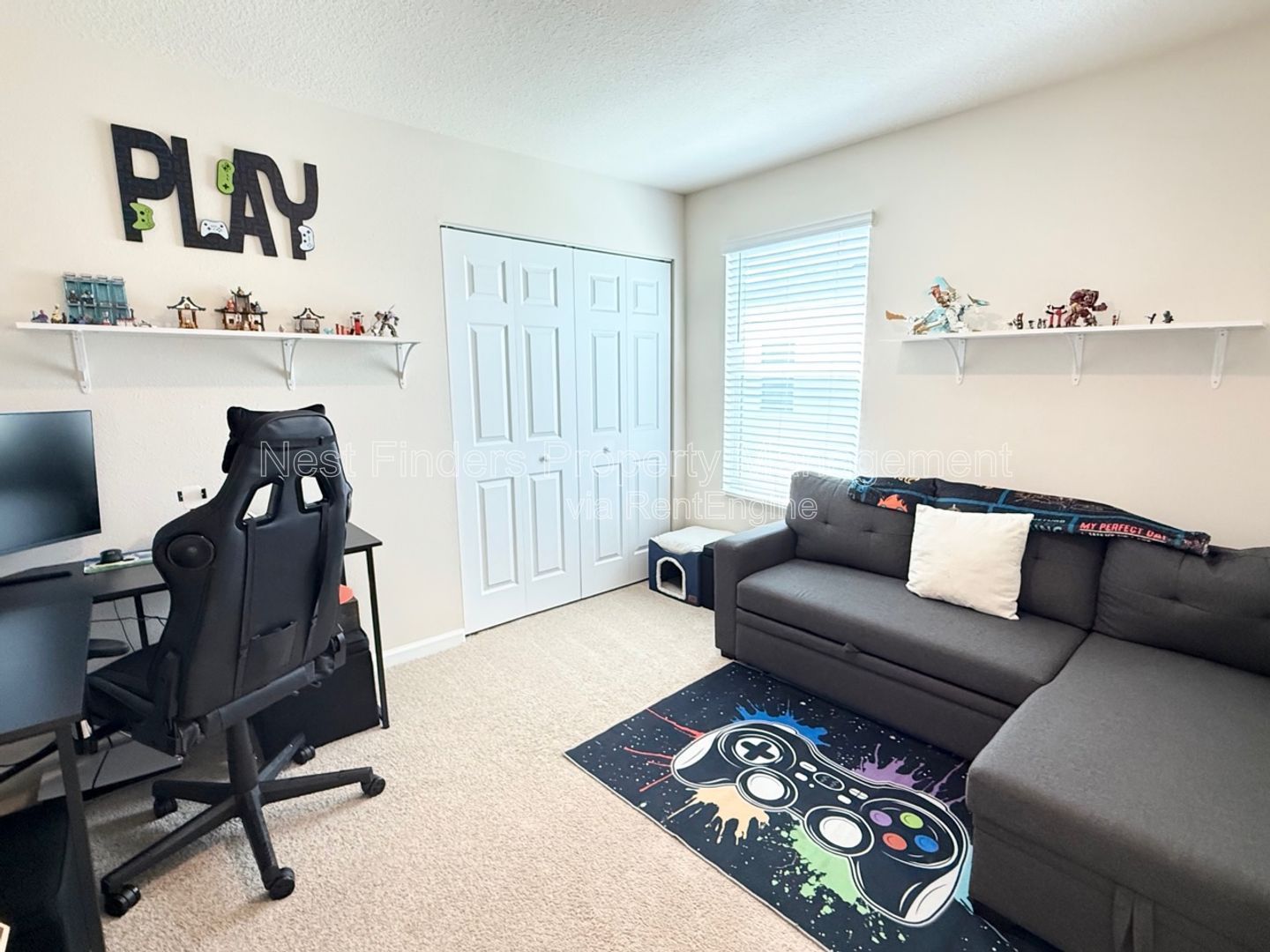 Gorgeous End-Unit Townhome in Waterford Lakes at SilverLeaf! property image