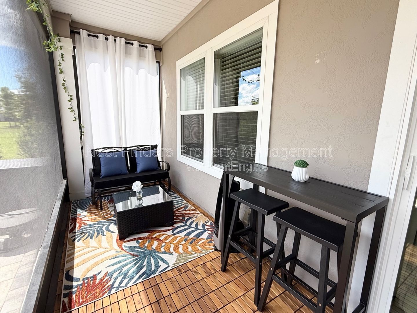 Gorgeous End-Unit Townhome in Waterford Lakes at SilverLeaf! property image