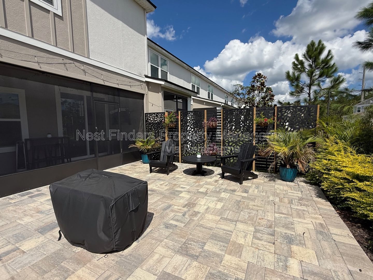 Gorgeous End-Unit Townhome in Waterford Lakes at SilverLeaf! property image