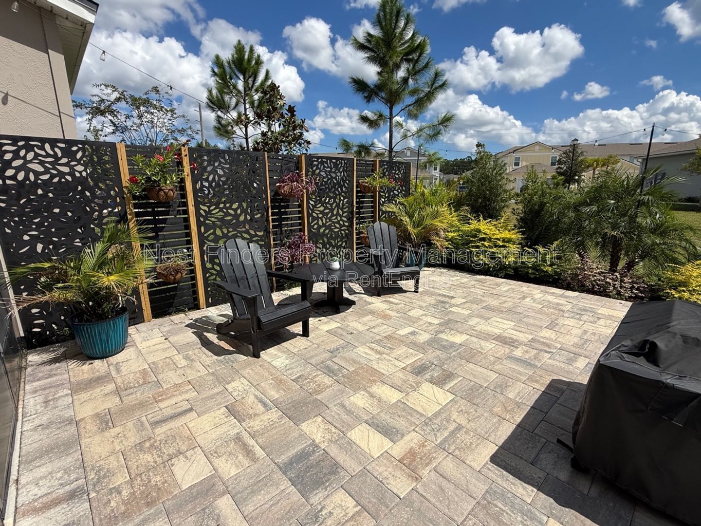 Gorgeous End-Unit Townhome in Waterford Lakes at SilverLeaf! property image