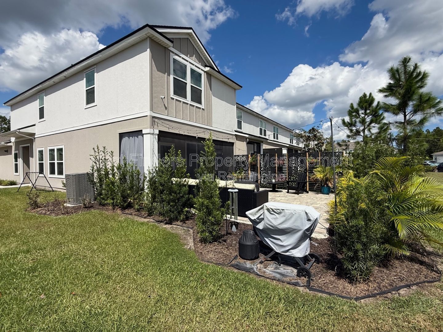 Gorgeous End-Unit Townhome in Waterford Lakes at SilverLeaf! property image