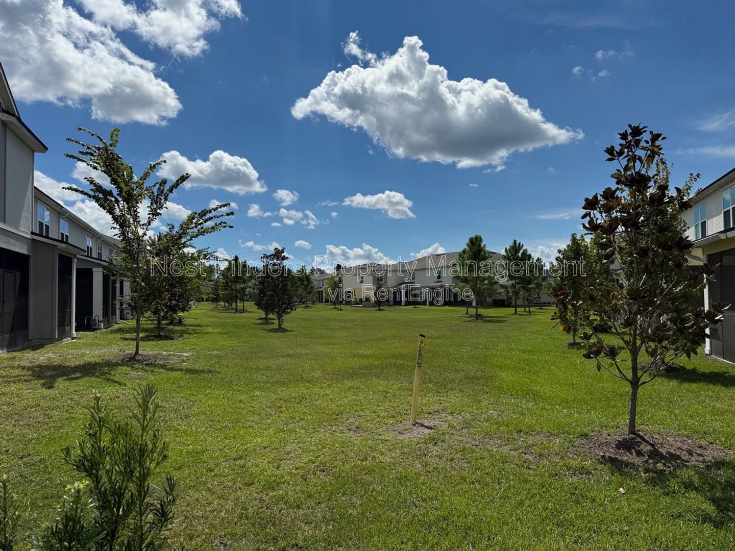 Gorgeous End-Unit Townhome in Waterford Lakes at SilverLeaf! property image