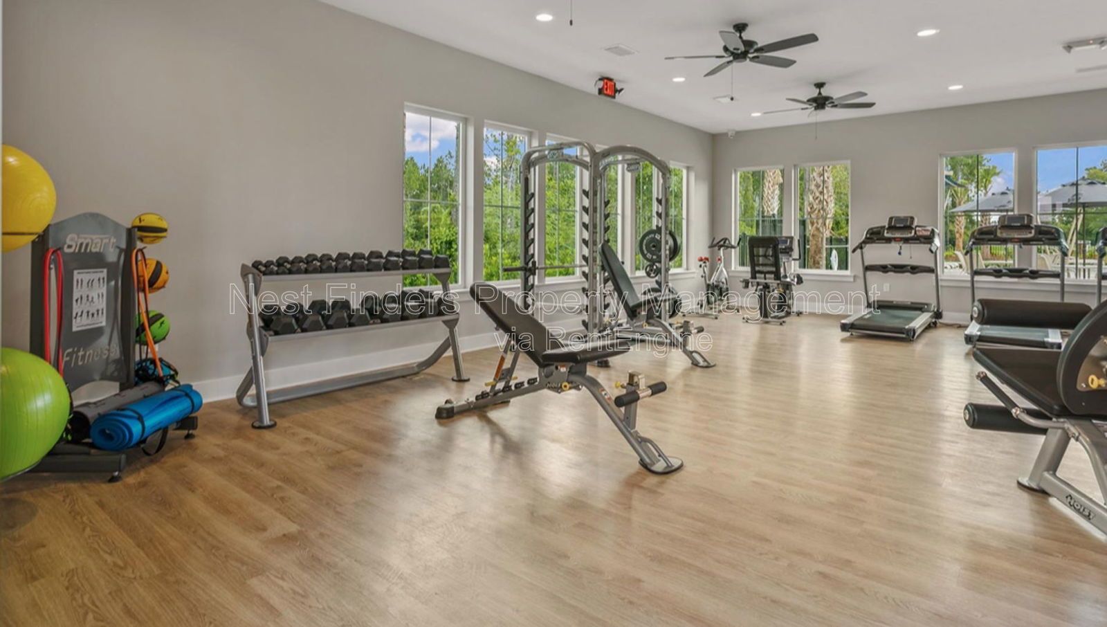 Gorgeous End-Unit Townhome in Waterford Lakes at SilverLeaf! property image