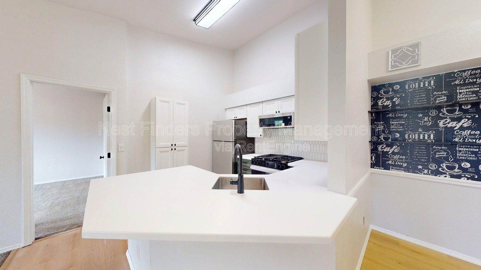 Stunning 2 Bedroom, 2 Bathroom Condo in The Grand Reserve! property image