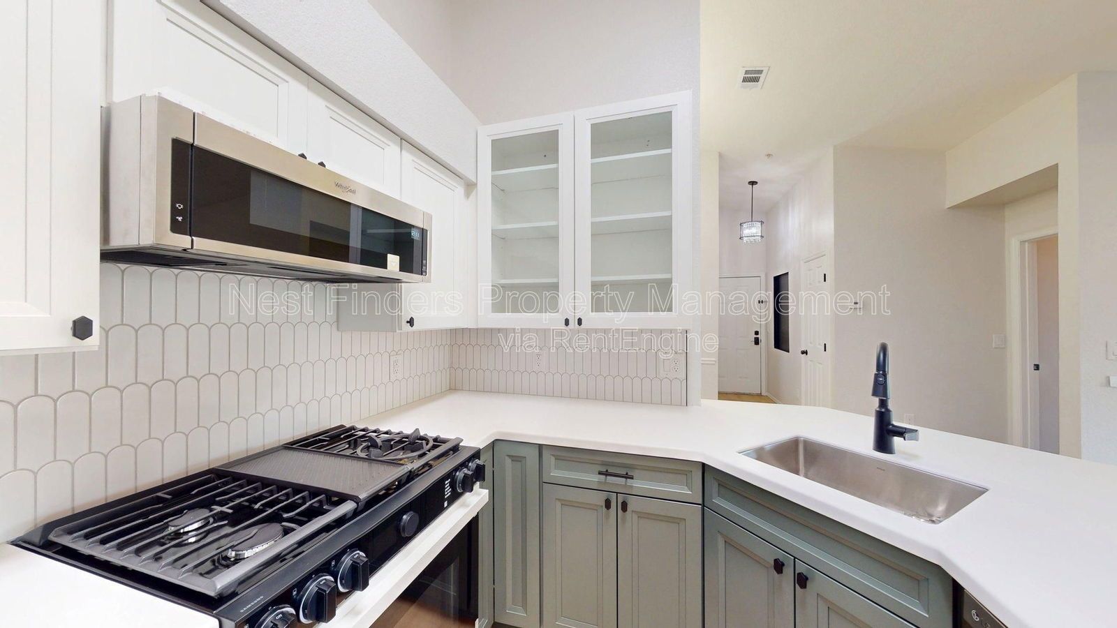 Stunning 2 Bedroom, 2 Bathroom Condo in The Grand Reserve! property image