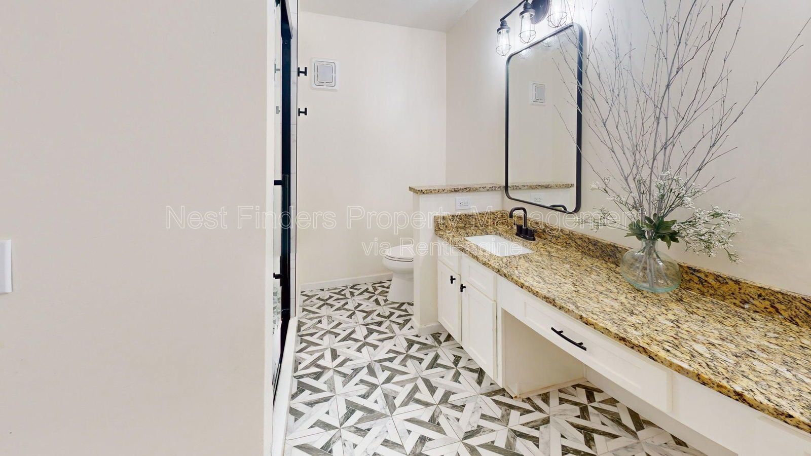 Stunning 2 Bedroom, 2 Bathroom Condo in The Grand Reserve! property image