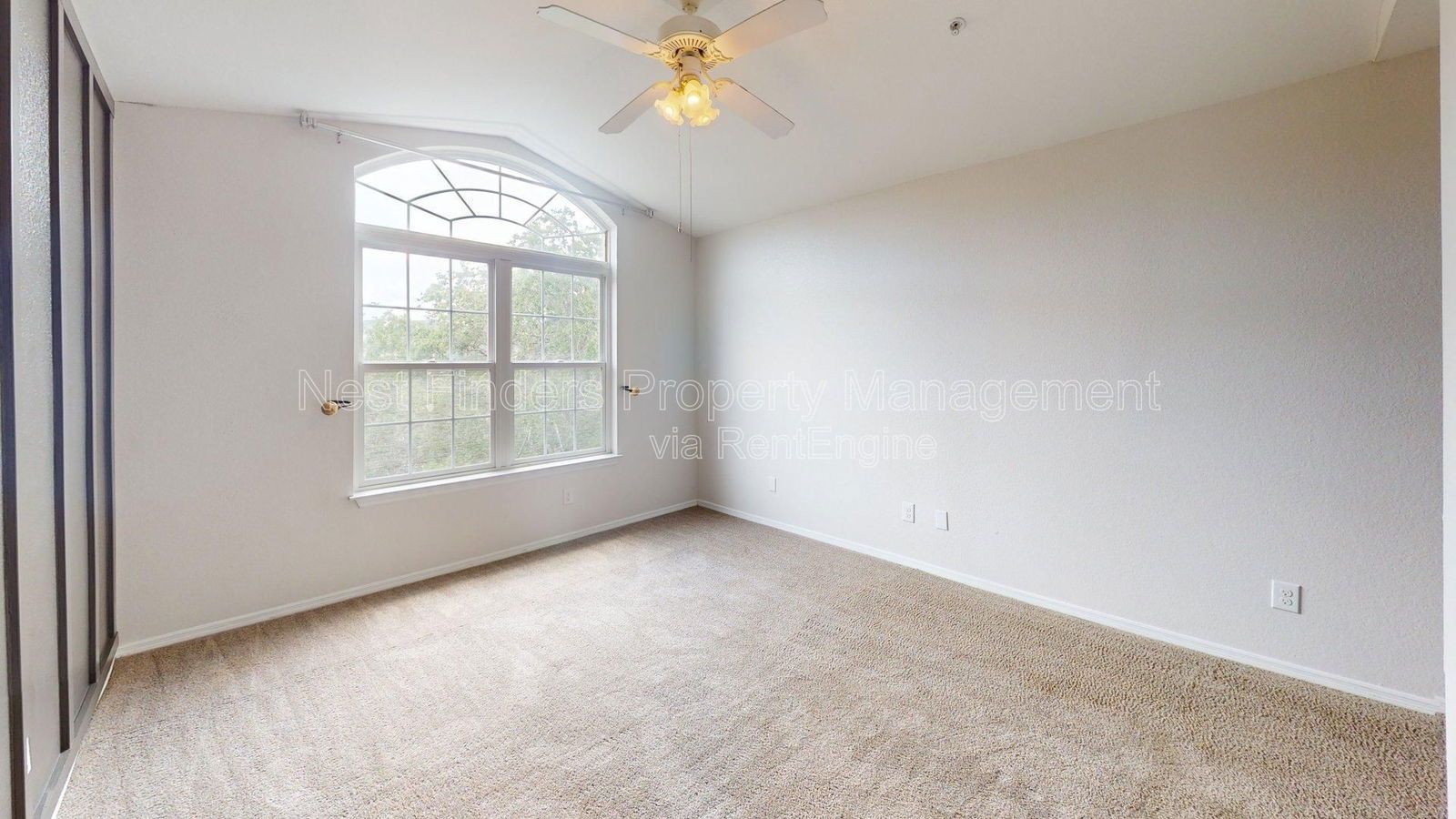 Stunning 2 Bedroom, 2 Bathroom Condo in The Grand Reserve! property image