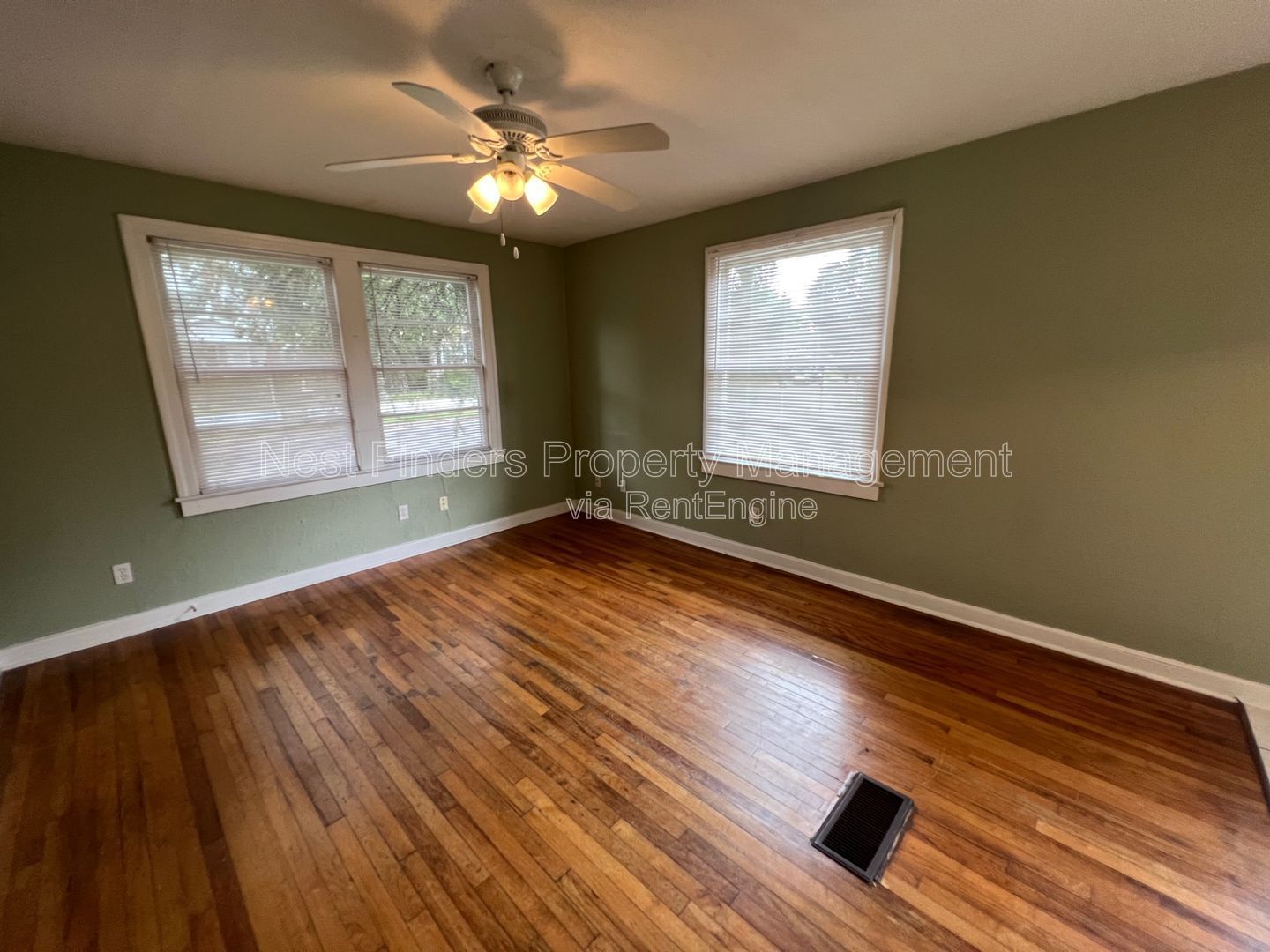 Nice 1 bedroom, 1 bathroom duplex in the heart of Riverside! property image