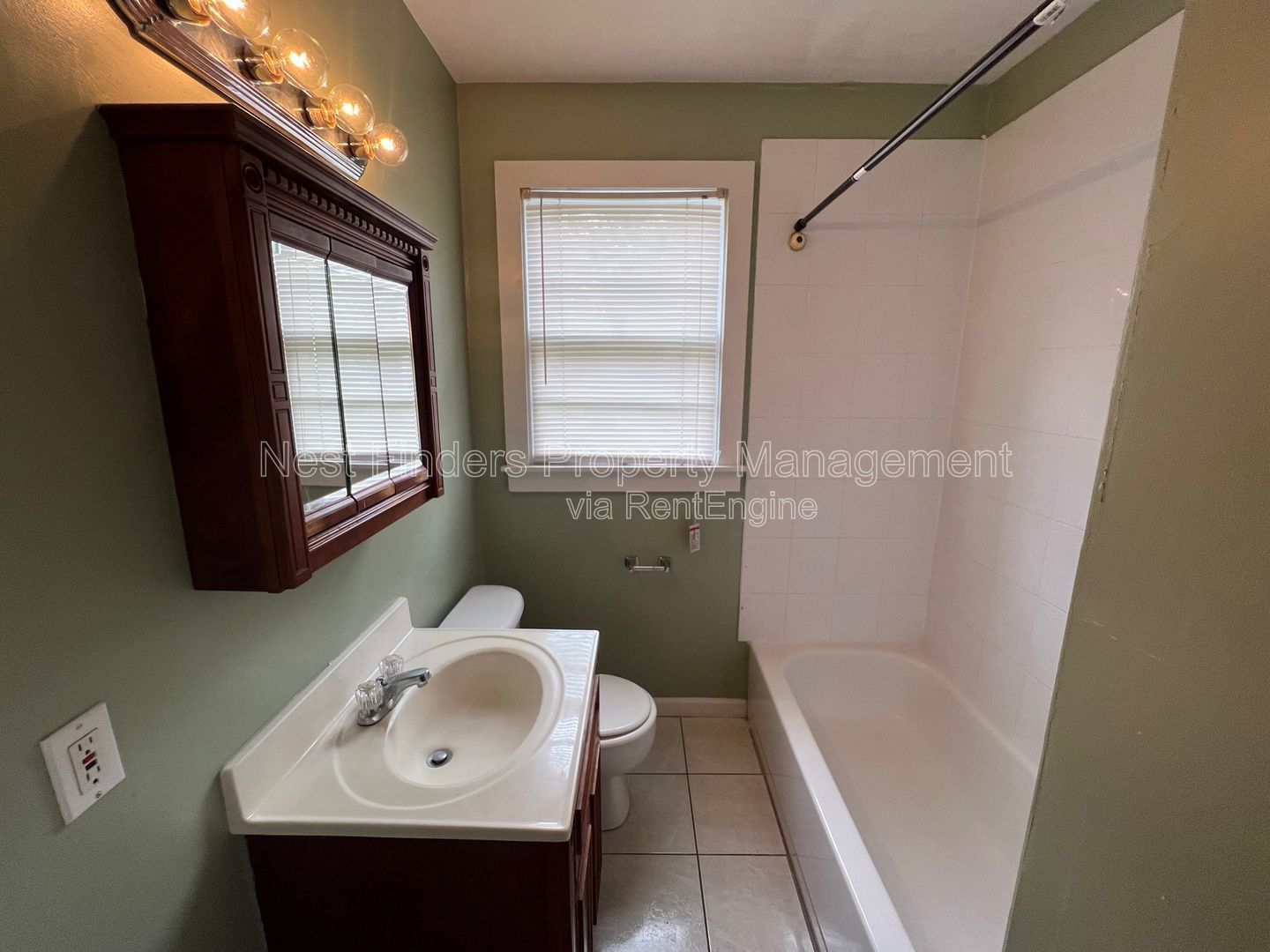 Nice 1 bedroom, 1 bathroom duplex in the heart of Riverside! property image