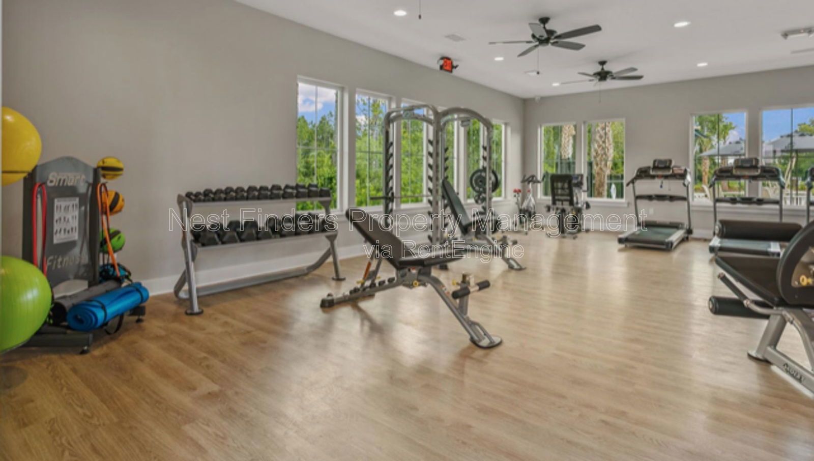 Spacious End-Unit Townhome in Waterford Lakes! property image