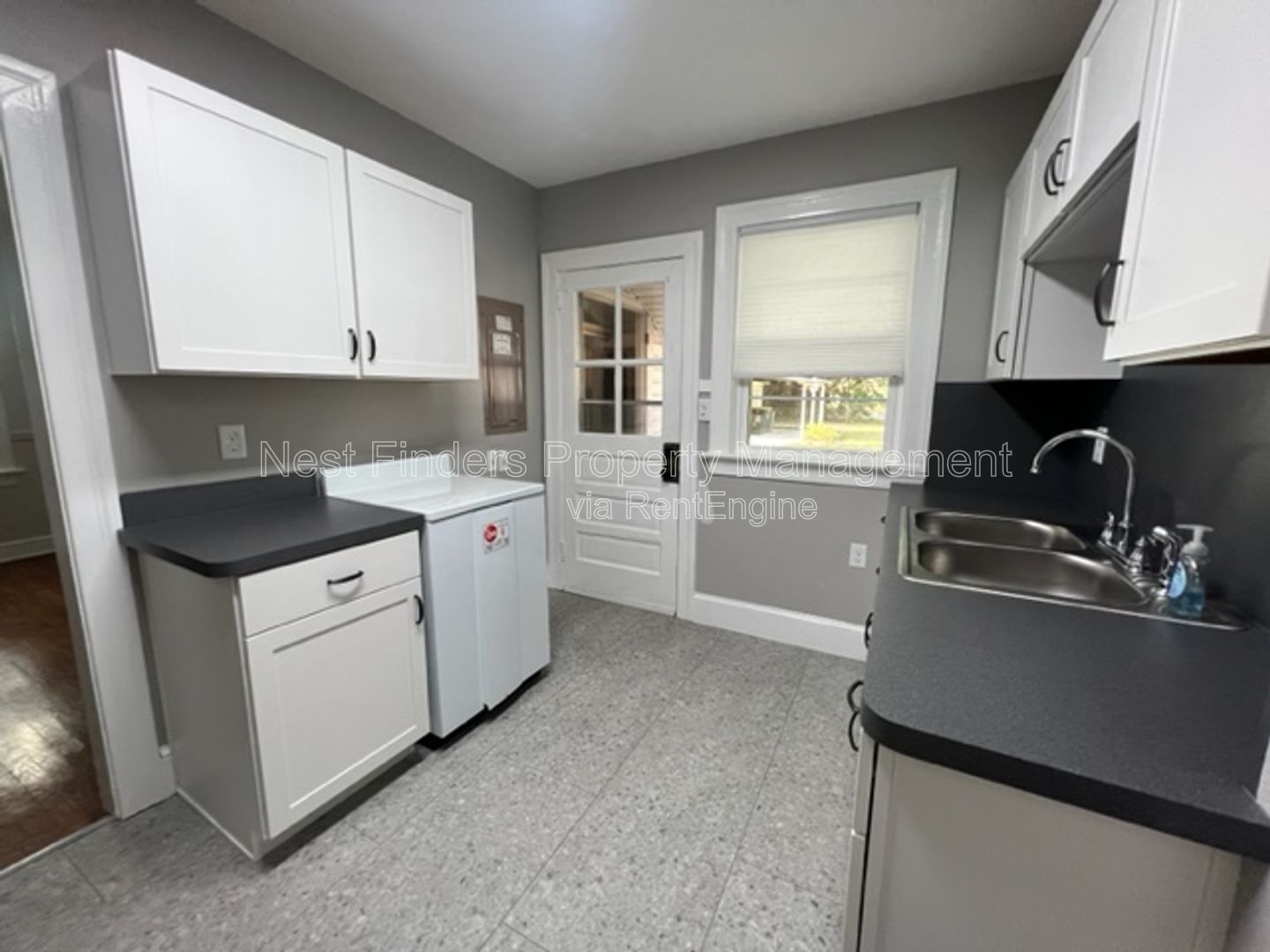 Charming 2-bedroom, 1-bathroom brick home for rent in the desirable Spring Park area. property image