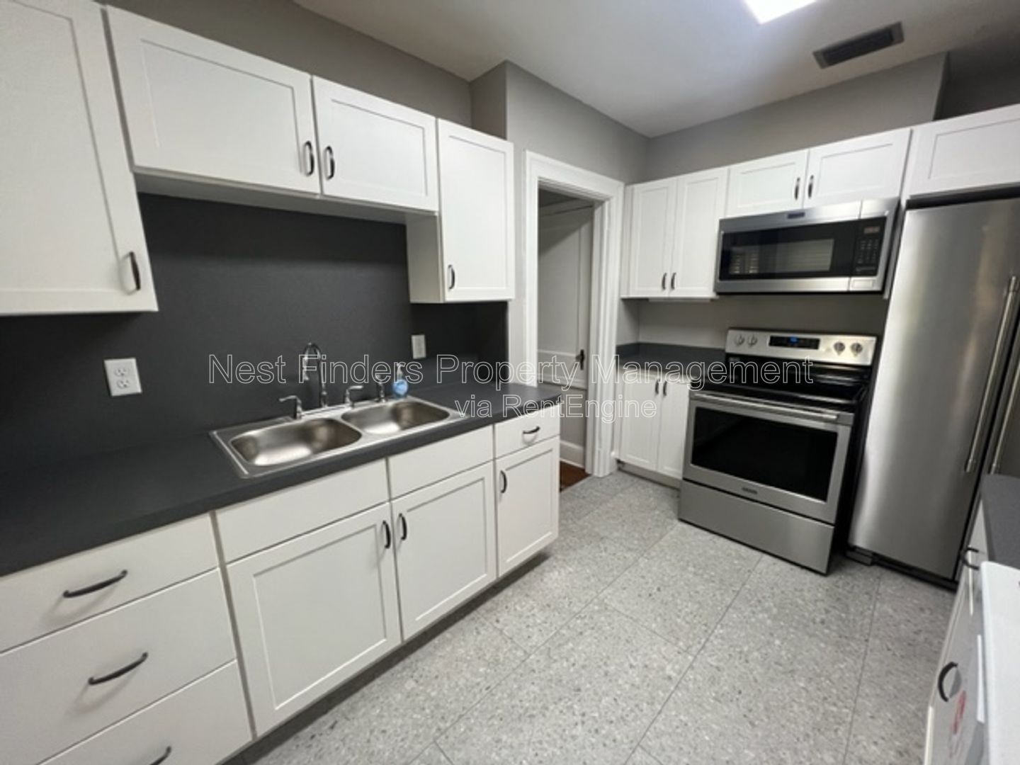 Charming 2-bedroom, 1-bathroom brick home for rent in the desirable Spring Park area. property image