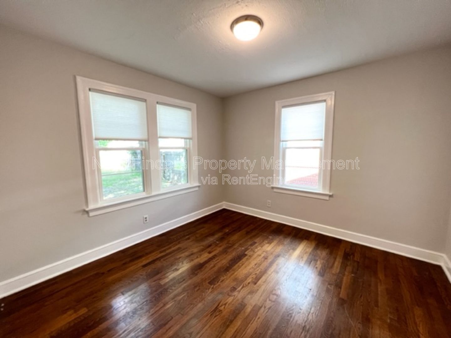 Charming 2-bedroom, 1-bathroom brick home for rent in the desirable Spring Park area. property image