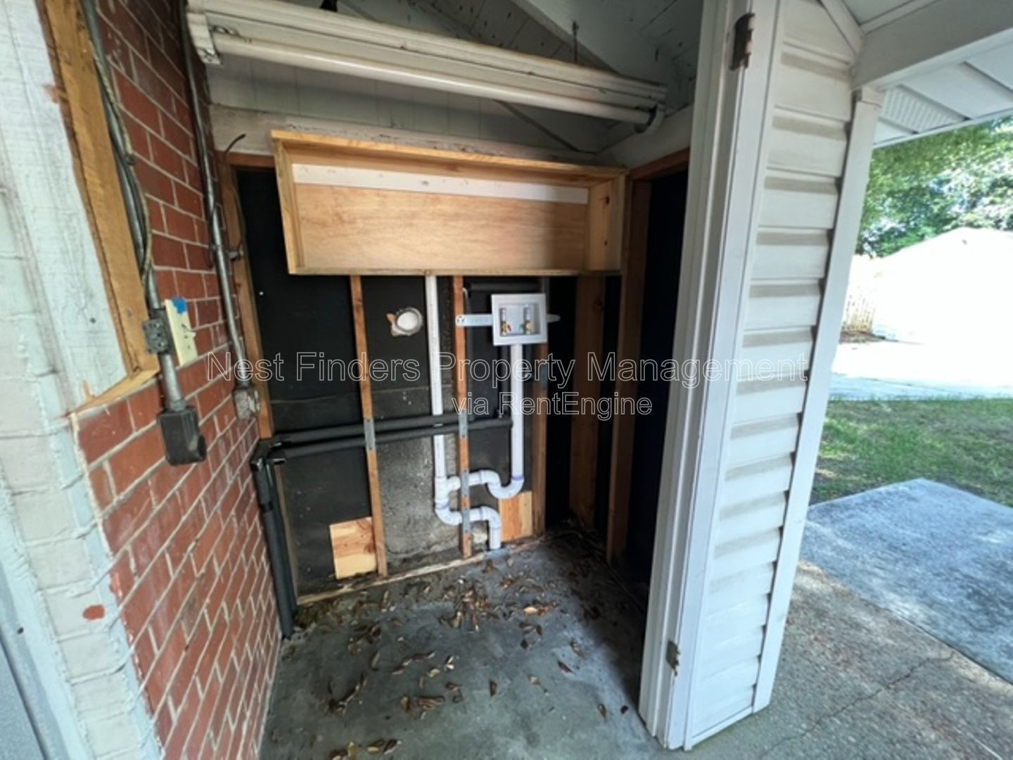 Charming 2-bedroom, 1-bathroom brick home for rent in the desirable Spring Park area. property image