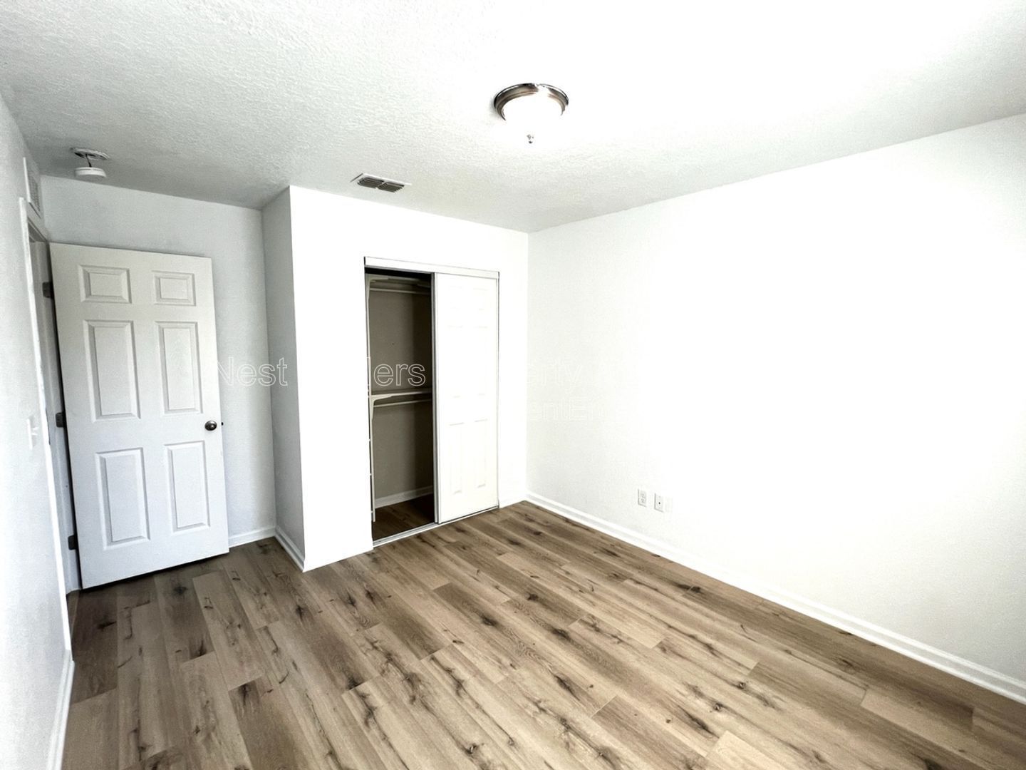 Beautiful 3-bedroom, 2.5-bathroom residence offering nearly 1,600 square feet of comfortable living space property image