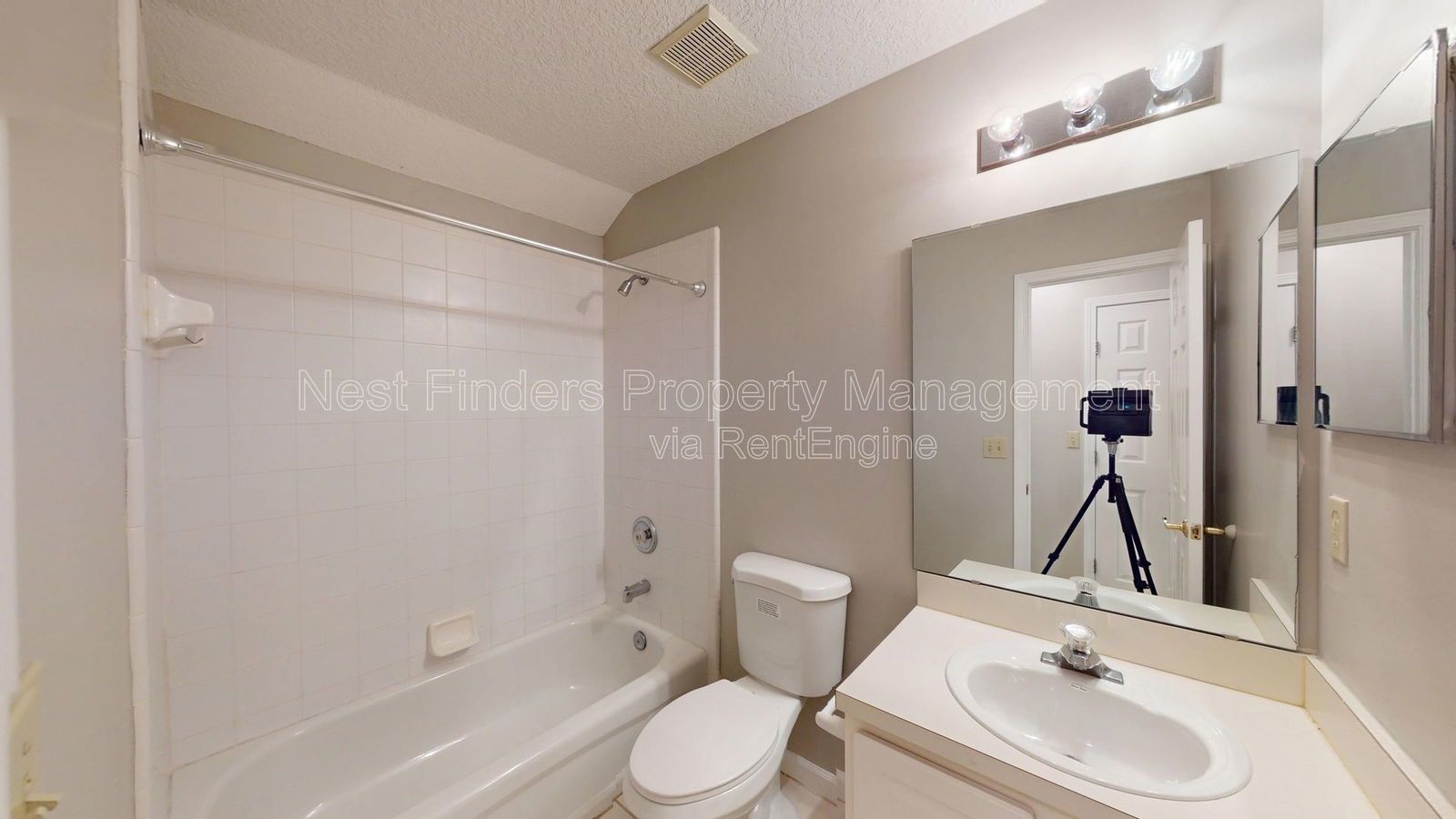 Stunning 5-bedroom, 4-bathroom home for rent in the heart of Mandarin’s Waterford Estates! property image