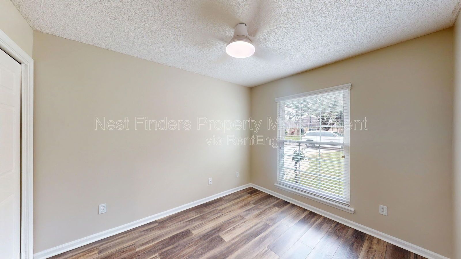 Charming 3BR/2BA corner-lot home with vaulted ceilings, fireplace, and spacious fenced yard. property image