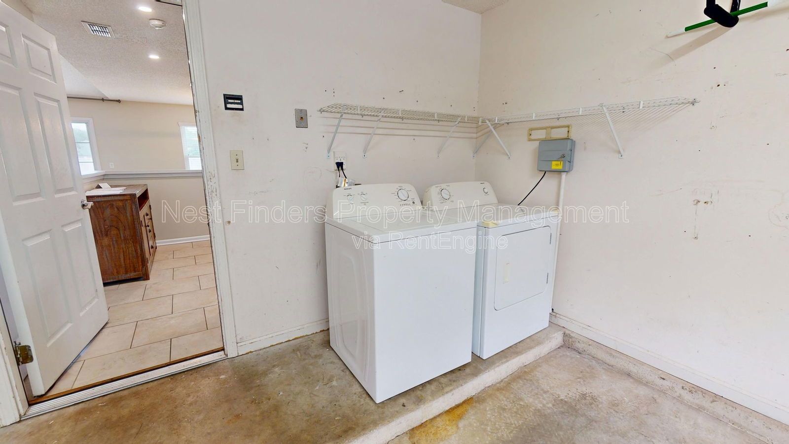 Charming 3BR/2BA corner-lot home with vaulted ceilings, fireplace, and spacious fenced yard. property image