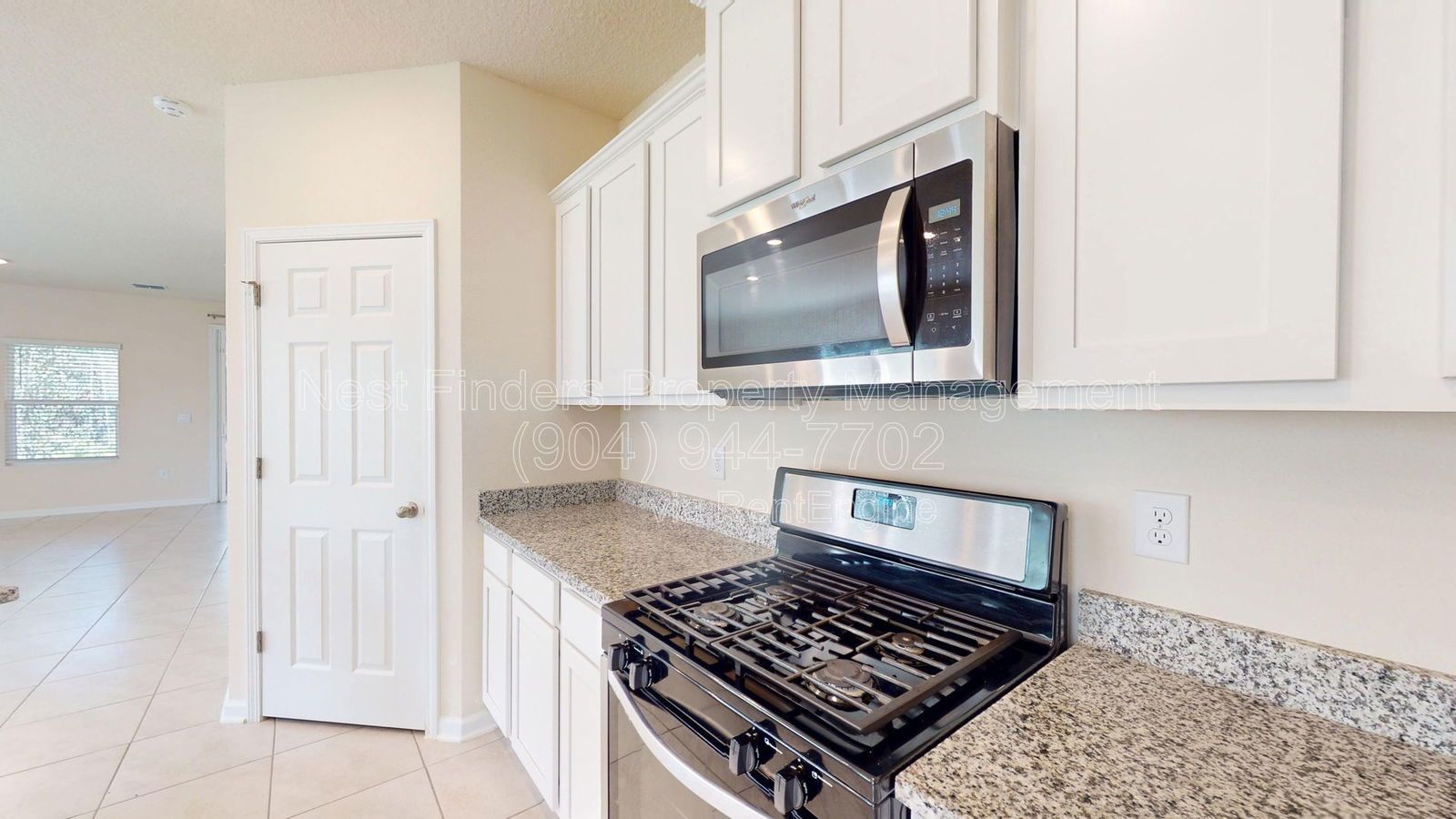 Spacious End-Unit Townhome in Waterford Lakes! property image