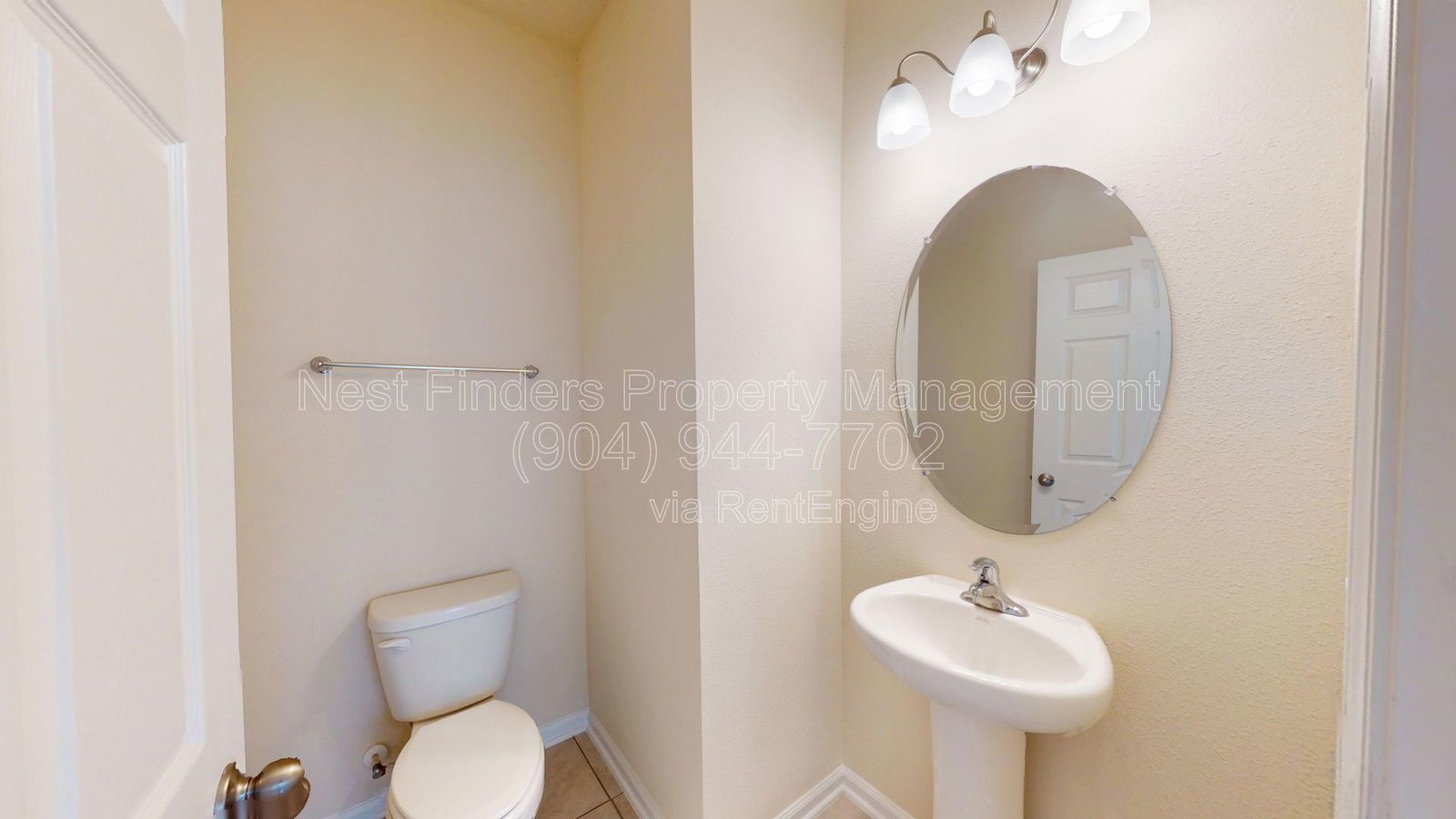 Spacious End-Unit Townhome in Waterford Lakes! property image