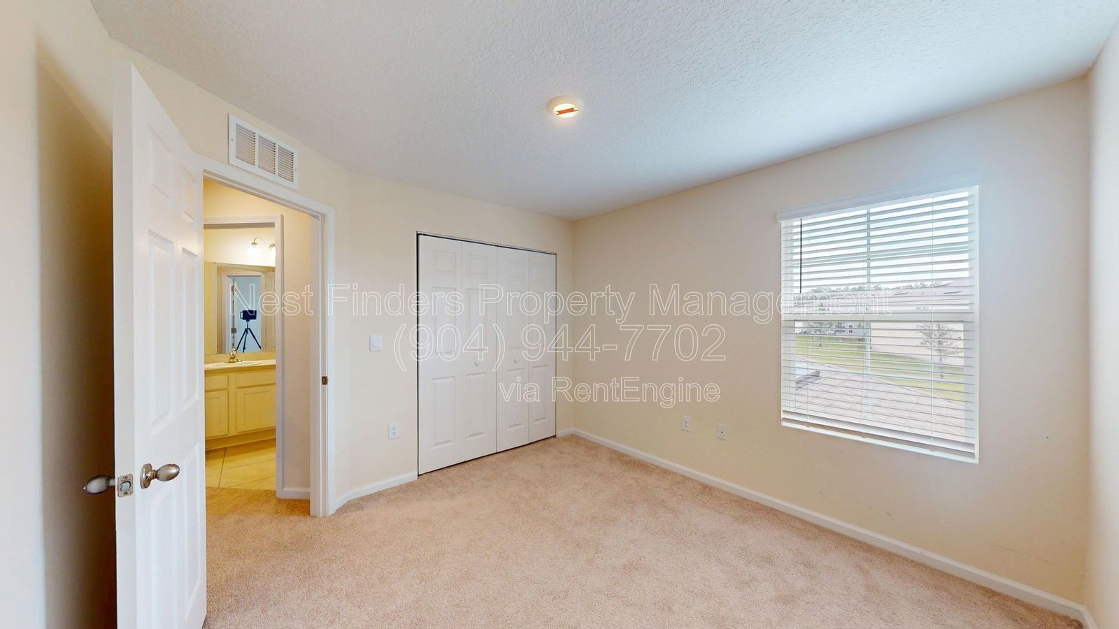 Spacious End-Unit Townhome in Waterford Lakes! property image