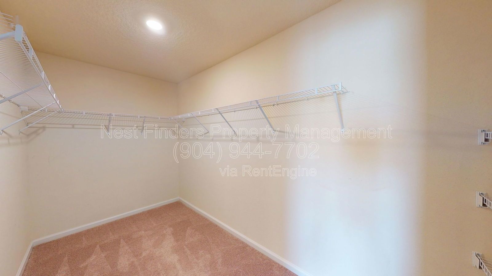 Spacious End-Unit Townhome in Waterford Lakes! property image