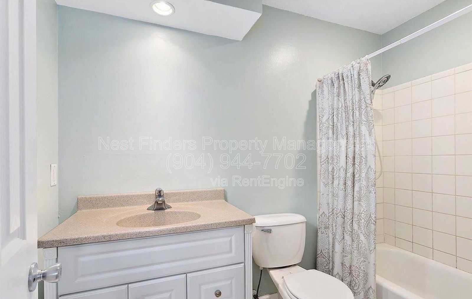 Spacious 3-Bedroom, 2-bathroom Home in Mandarin with Large Backyard! property image