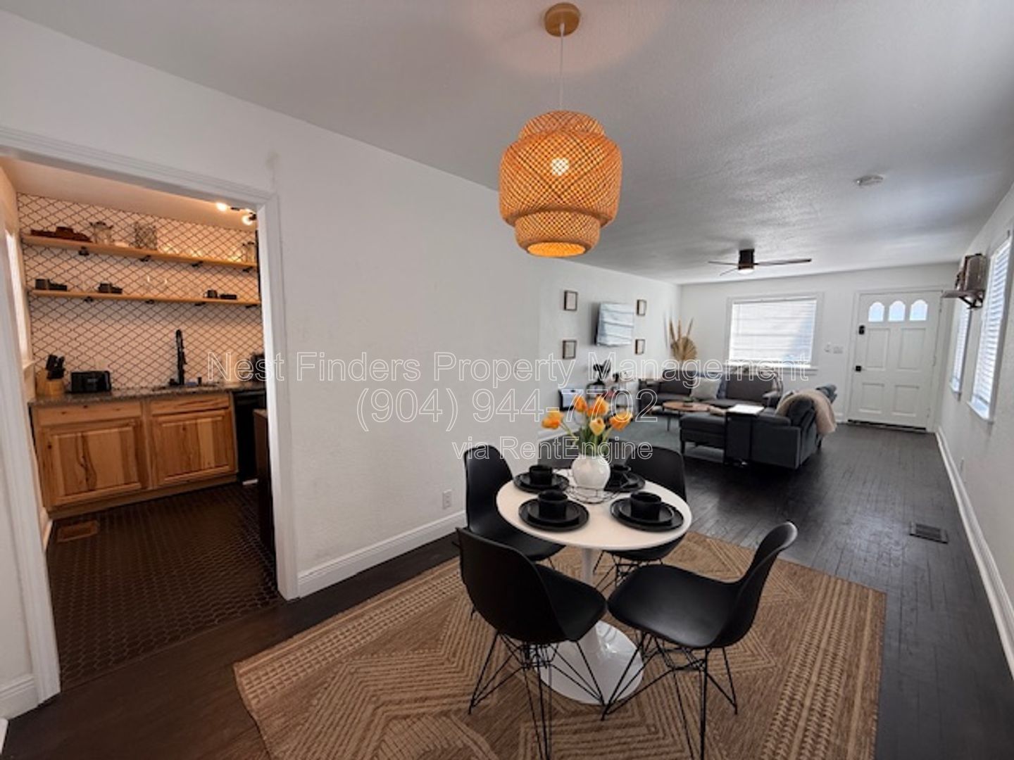 Charming 2-bedroom, 1-bathroom duplex for rent in the heart of Riverside! property image