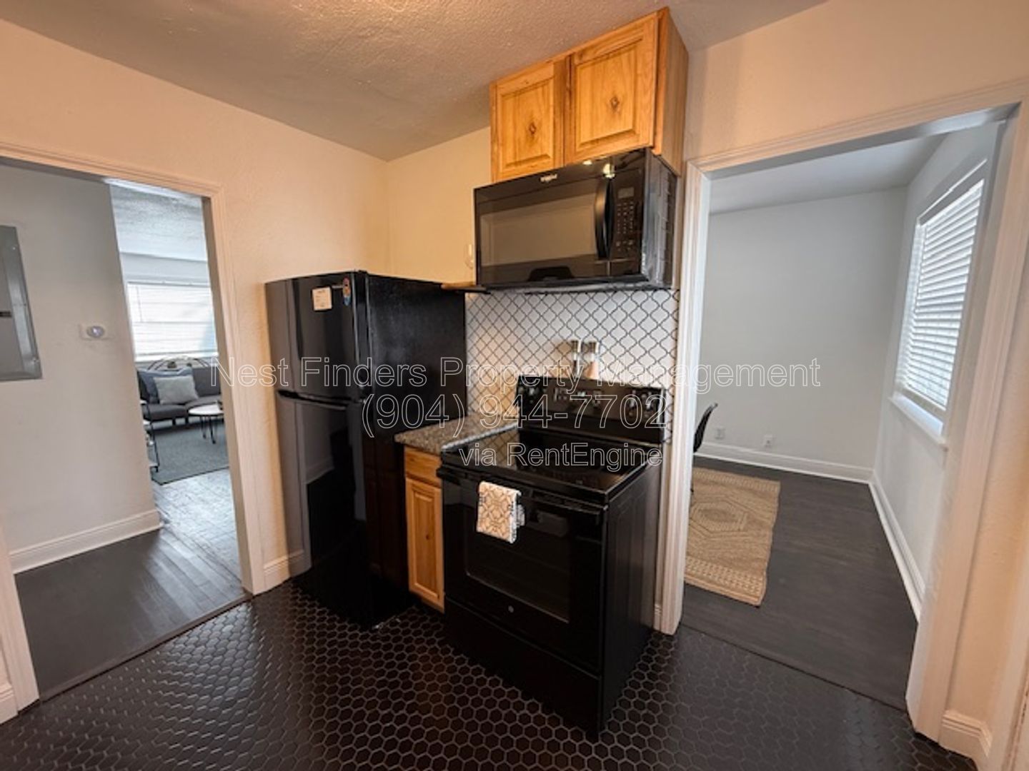 Charming 2-bedroom, 1-bathroom duplex for rent in the heart of Riverside! property image